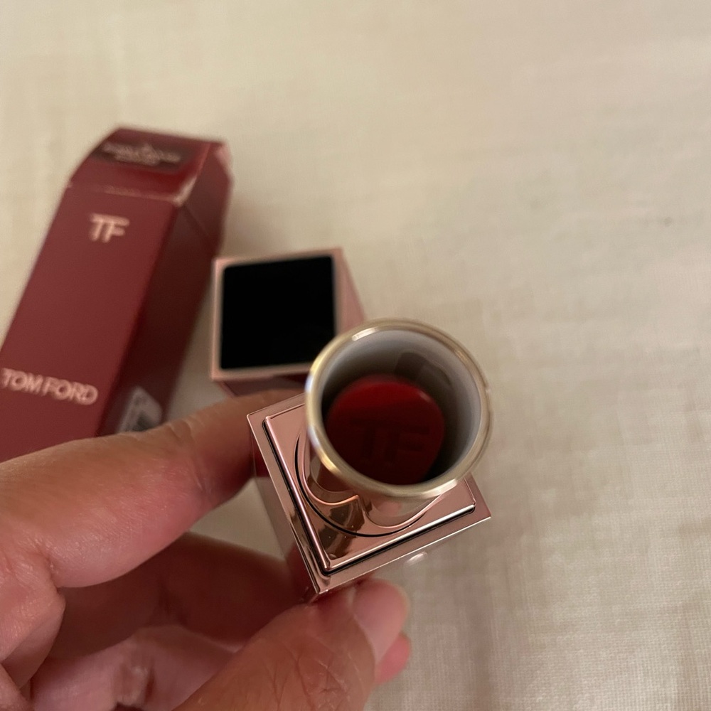 Tom Ford Scarlet Rouge Lipstick - Picture 2 of 4